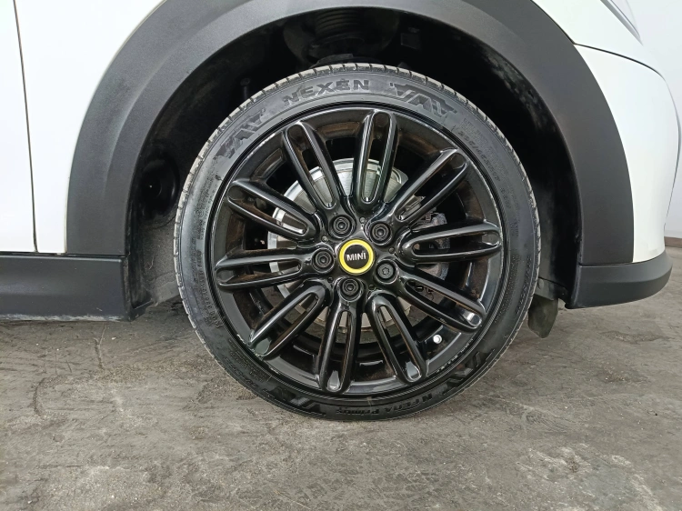 15 - MINI Cooper Mini 3p Cooper SE Classic auto