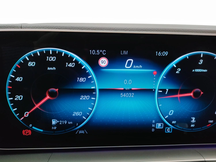 17 - Mercedes-Benz GLE 300 d Premium Plus 4matic auto