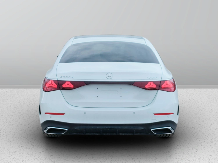 4 - Mercedes-Benz Classe E 220 d 4MATIC