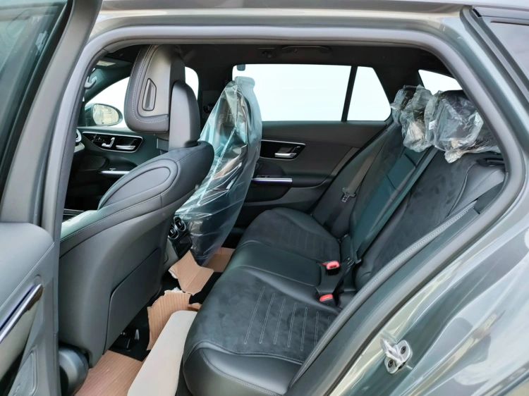 9 - Mercedes-Benz Classe C 300 d Station Wagon