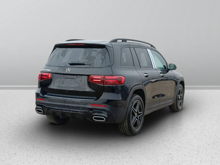 4 - Mercedes-Benz GLB 200 d Automatic