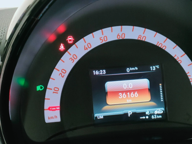 16 - smart fortwo Fortwo eq Passion 4,6kW