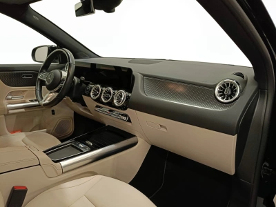 10 - Mercedes-Benz GLA Cascioli Group