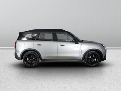 3 - MINI Countryman Cascioli Group